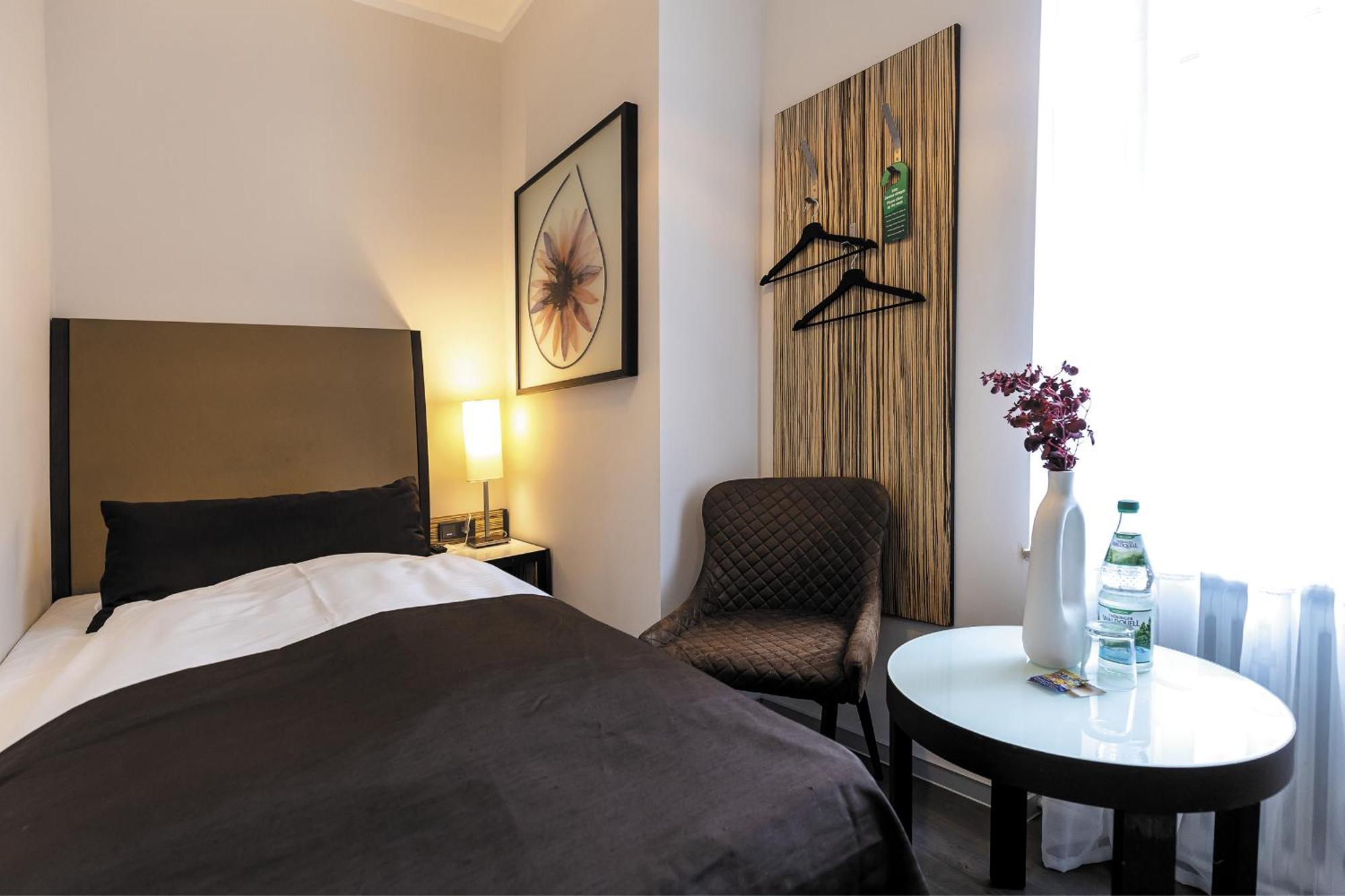 Hotel Garni " Am Domplatz" Ερφούρτη Εξωτερικό φωτογραφία